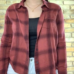★ CALVIN KLEIN PLAID BUTTON UP SHIRT